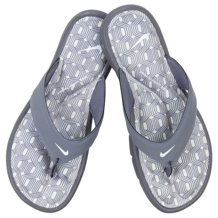 white nike comfort flip flops